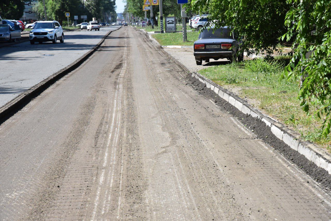 В Балаково приступили к ремонту дорожного полотна на проспекте Героев -  Балаковские вести