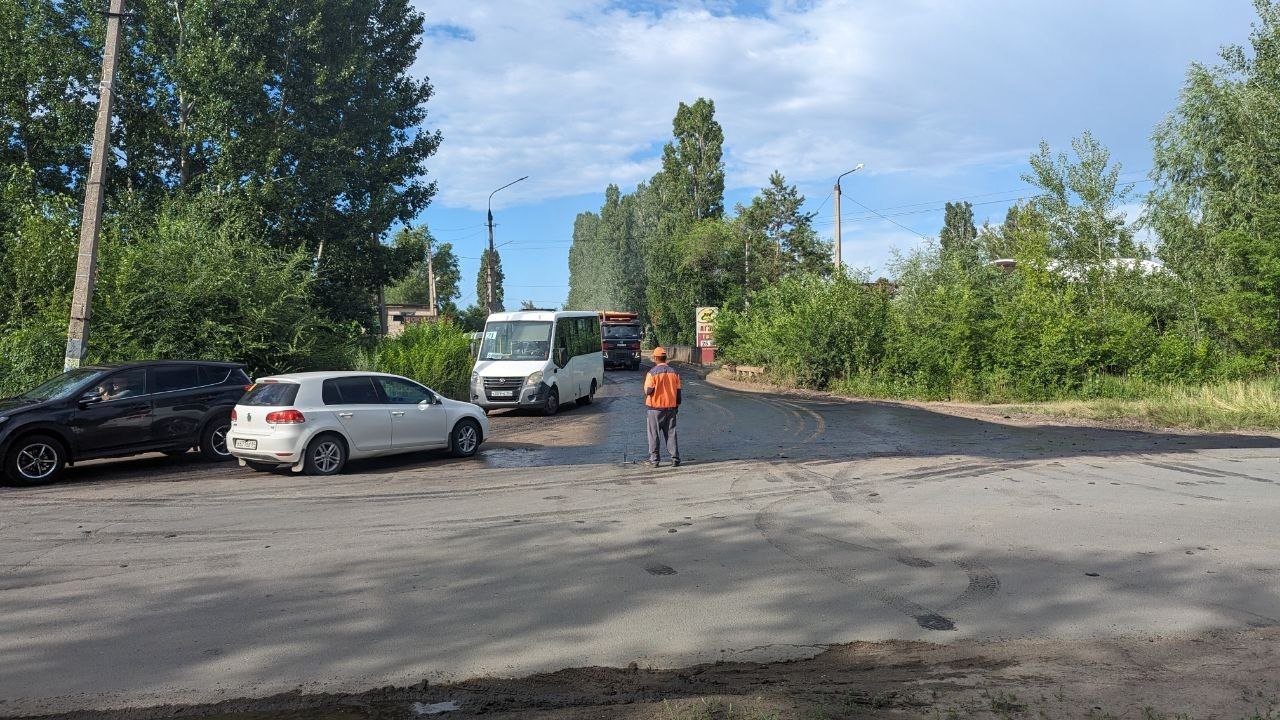 В Балаково в поселке Дзержинского начался ремонт дорожных артерий -  Балаковские вести