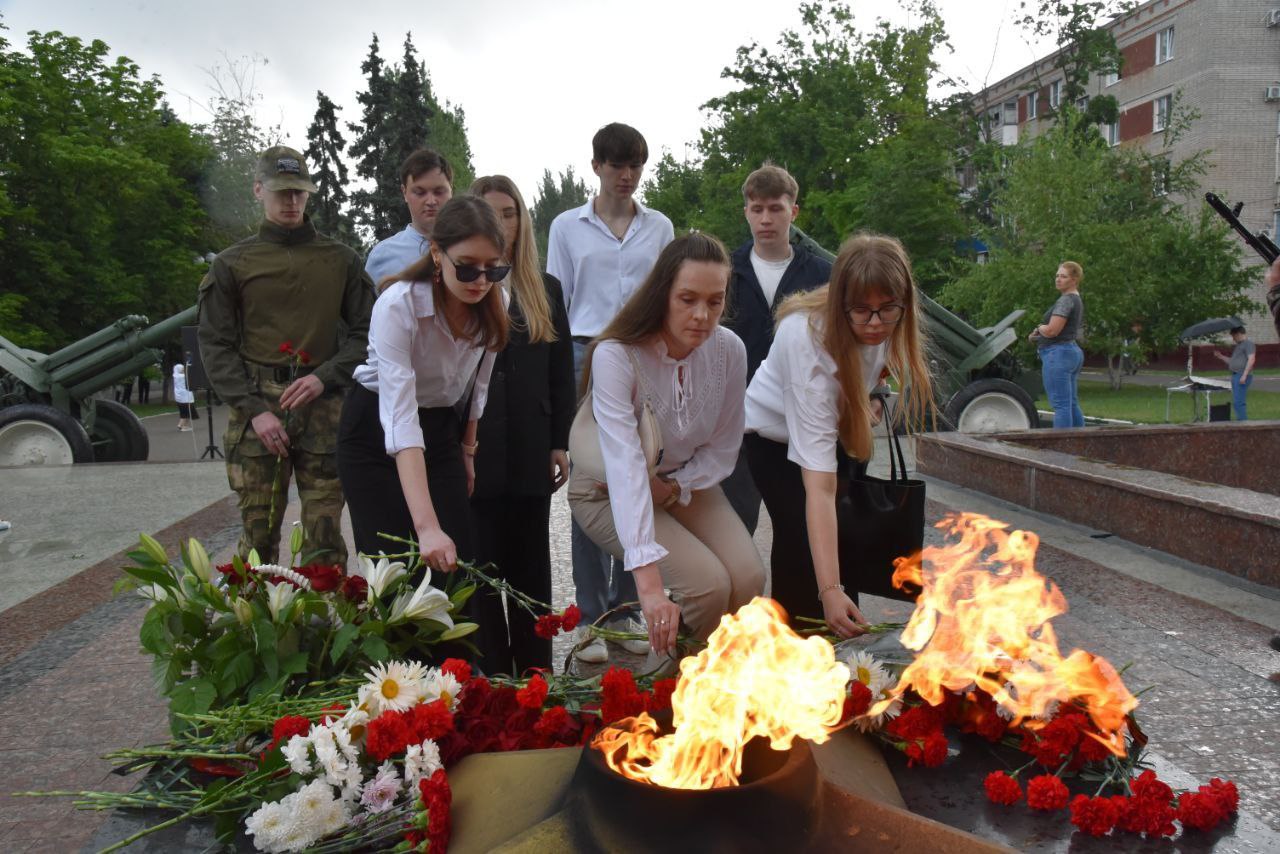 Балаковцы возложили цветы в память о героях Великой Отечественной войны -  Балаковские вести